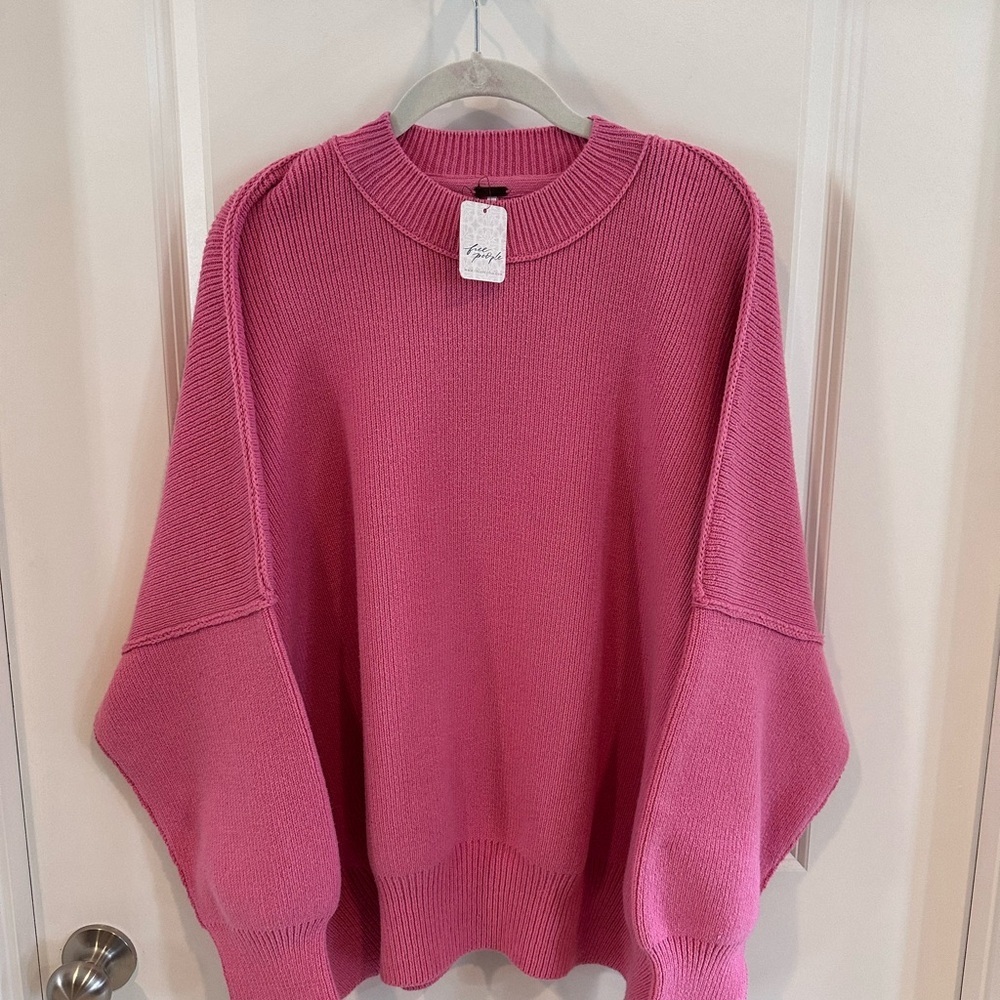 FREE PEOPLE Soft Raspberry Pink Chunky Crew Neck Sweater - NWT  MSRP $128 Size M